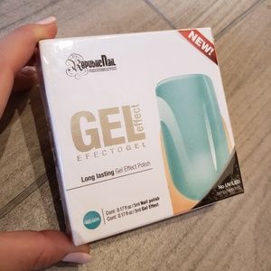 BNWT Republic Nail gel effect
